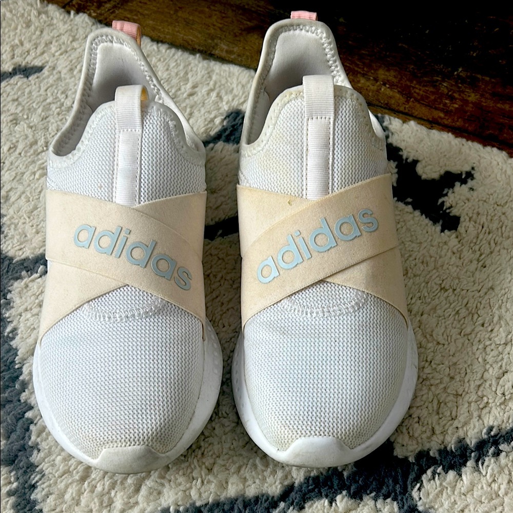 Adidas slip-on cloud form